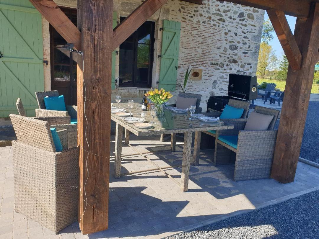 La Maison Du Lac Lavaud Saint-Quentin-sur-Charente Ngoại thất bức ảnh