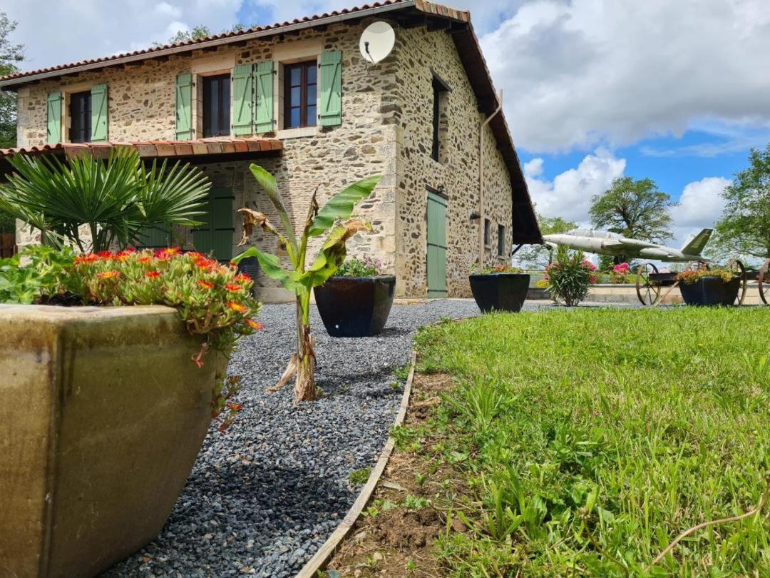 La Maison Du Lac Lavaud Saint-Quentin-sur-Charente Ngoại thất bức ảnh